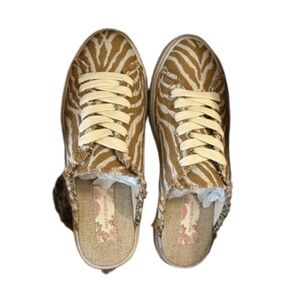 Band of Gypsies Tan and Cream Zebra Natural Woven Canvas Mule Sneaker, Size 7